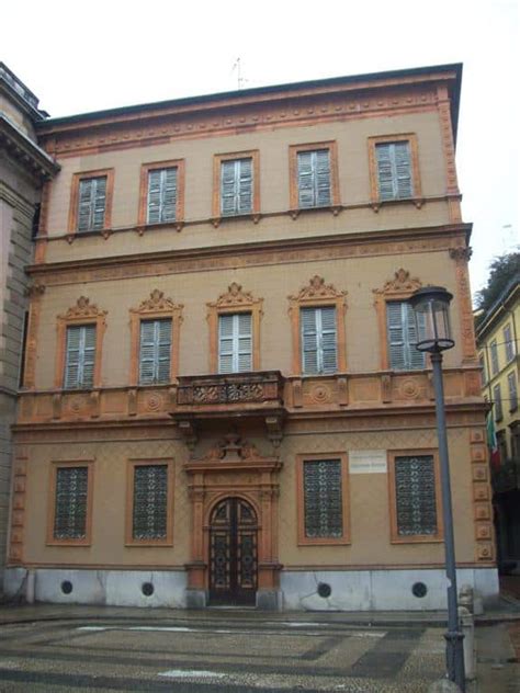 casa manzoni milano orari